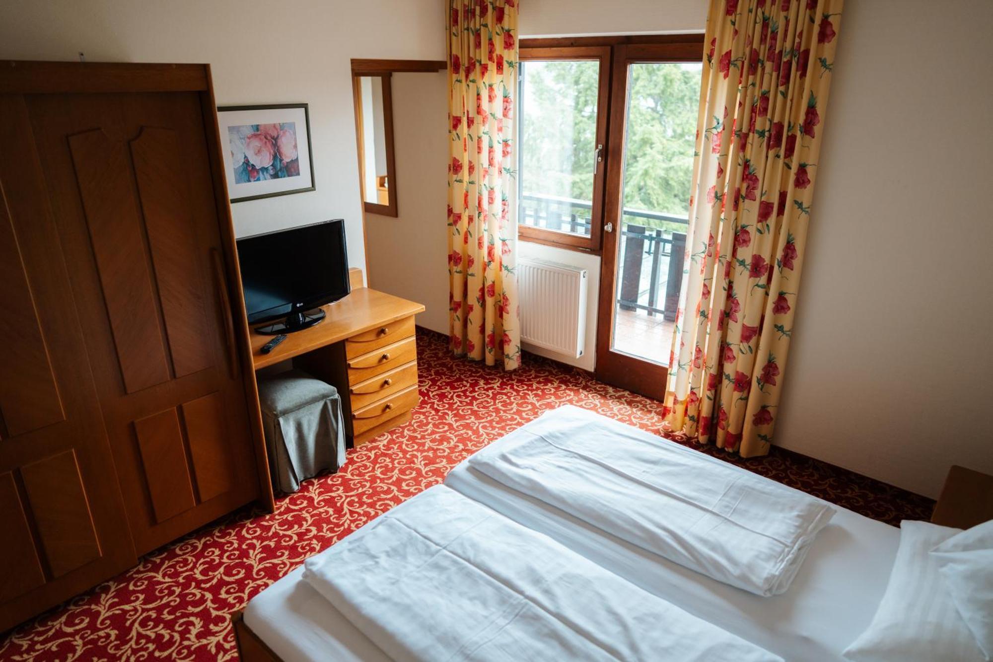 Seehotel Ressmann Drobollach am Faaker See Exterior photo